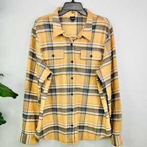 Patagonia Men’s Yellow Blue Plaid Long Sleeve Button Down Shirt